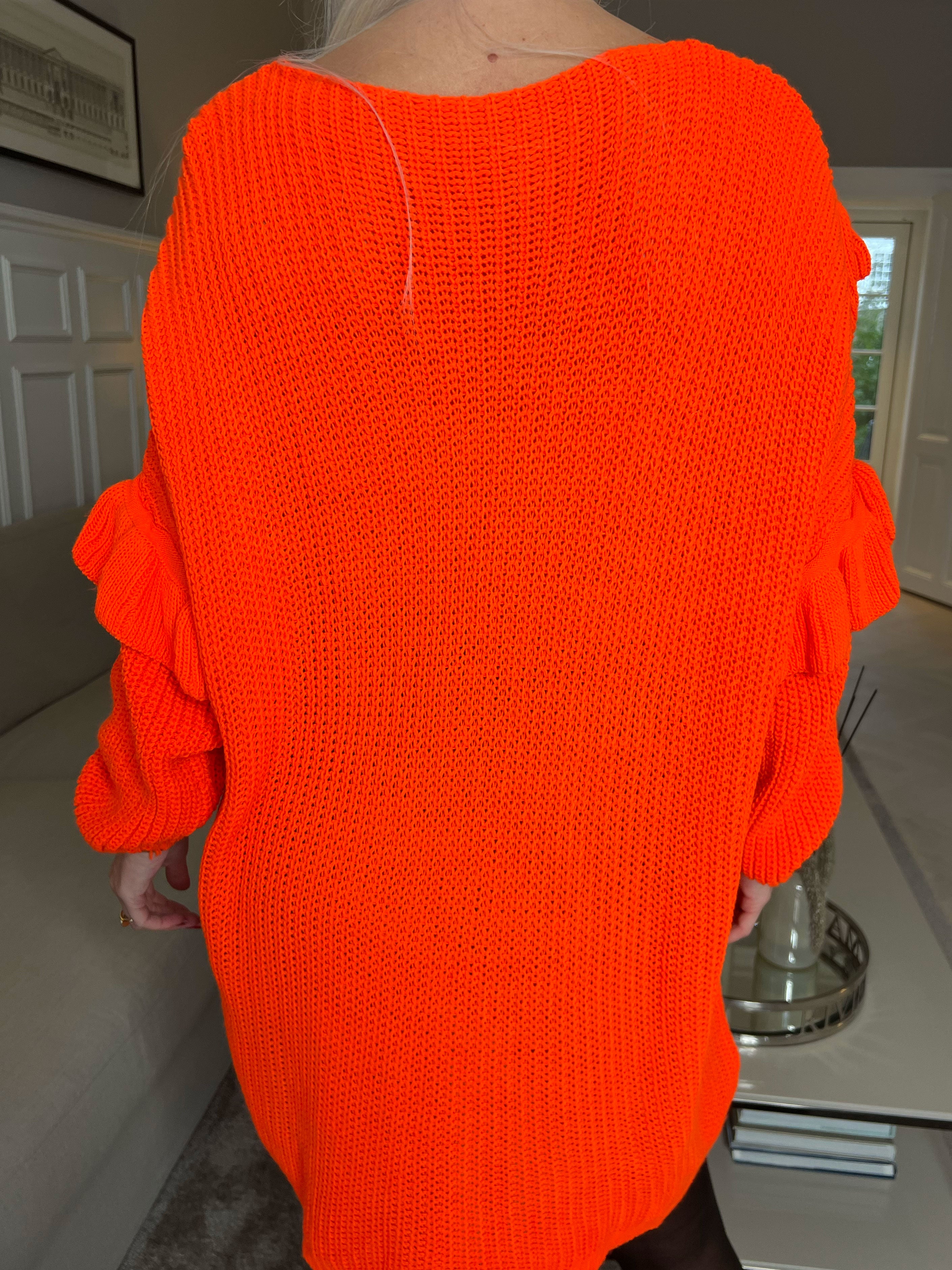 Ellis Dress - Lækker strikkjole med fine flæsedetaljer